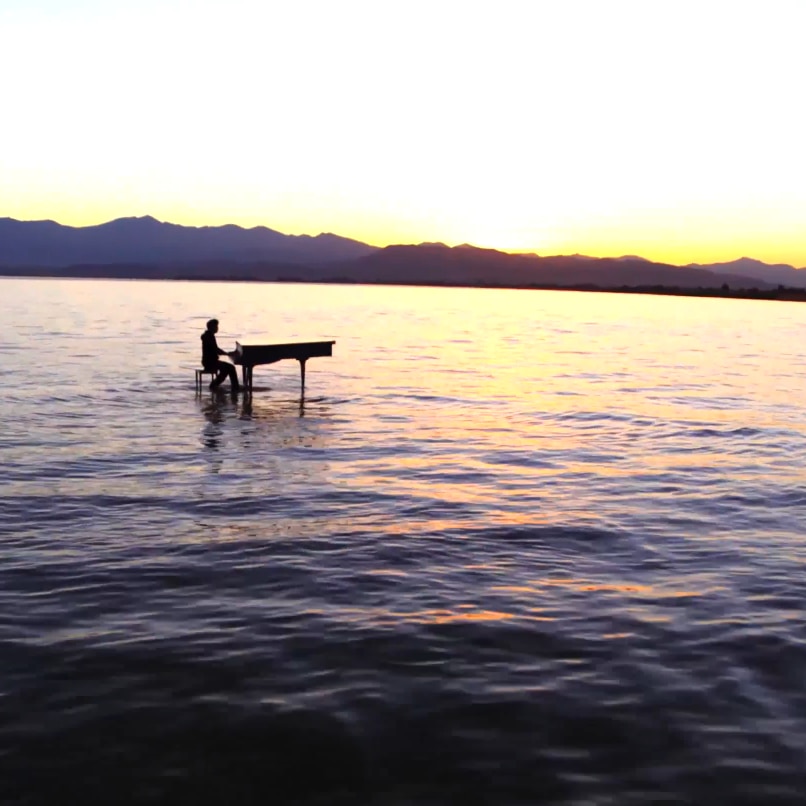 湖中钢琴 4K画质