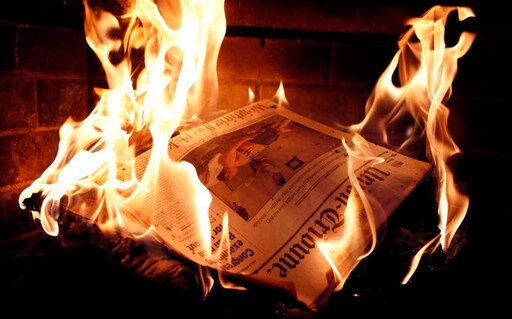 Горит бумага фото Горит бумага фото