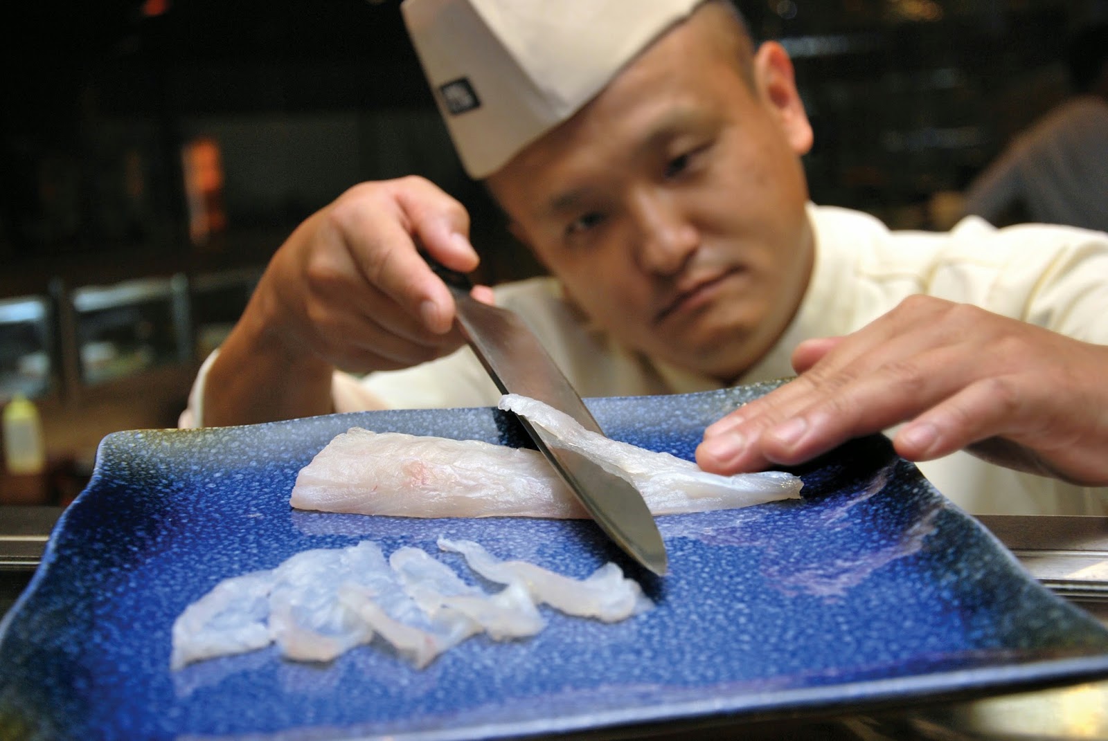 Как реанимировать рыбу. Рыба фугу блюдо. Рыба фугу в Японии. Ядовитая рыба фугу блюдо. Рыба фугу приготовление.