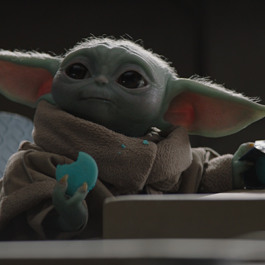 Grogu [Baby Yoda] Eating Nevarro Cookies [Clickable]