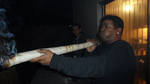 Негр курит сигару мем Негр курит сигару мем