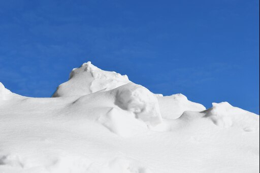 Фото снега на зеленом фоне Фото снега на зеленом фоне