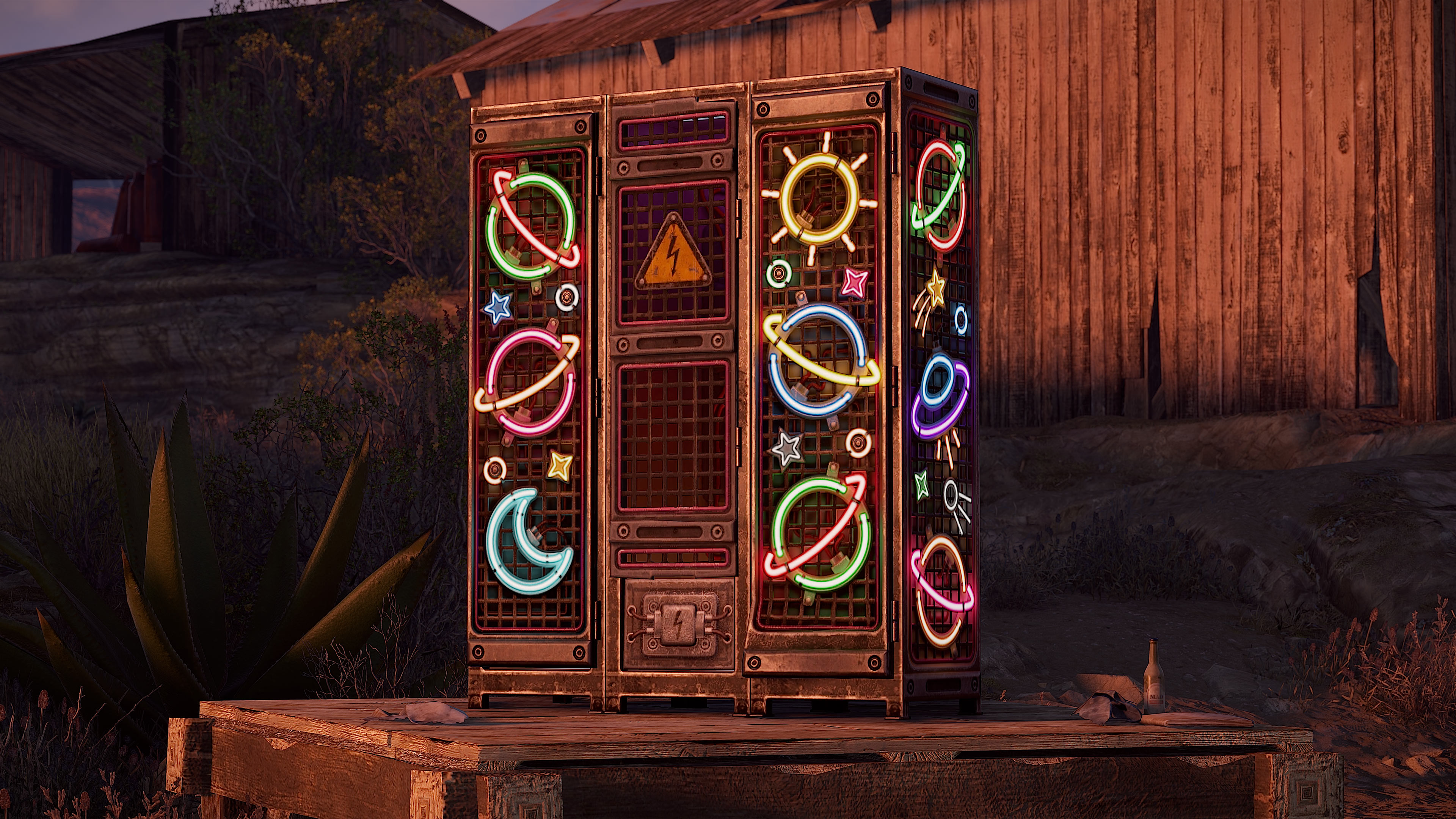 Outer Planets Locker thumbnail 2