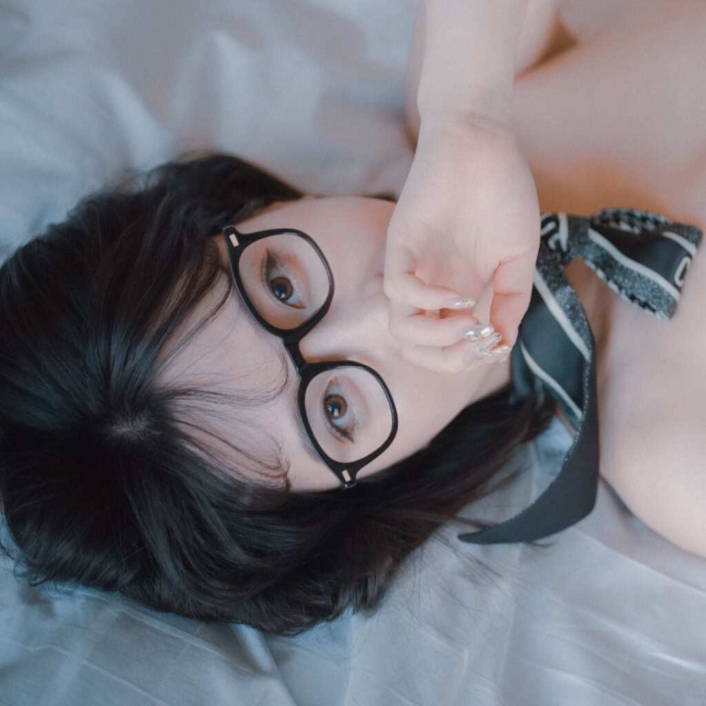 领带小姐姐