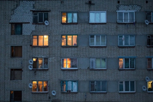 Многоэтажка окна фото Многоэтажка окна фото