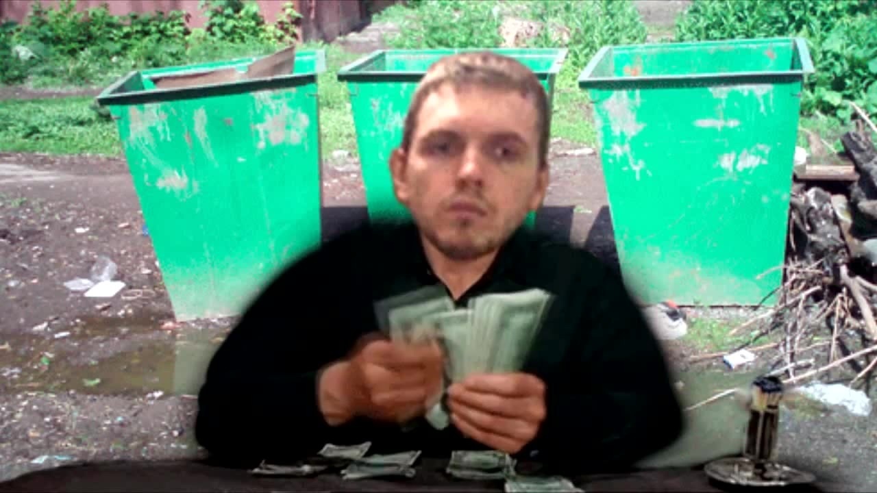 Папич гиф. ПАПИЧ В мусорке. Помойка ПАПИЧ. Рофлан помойка