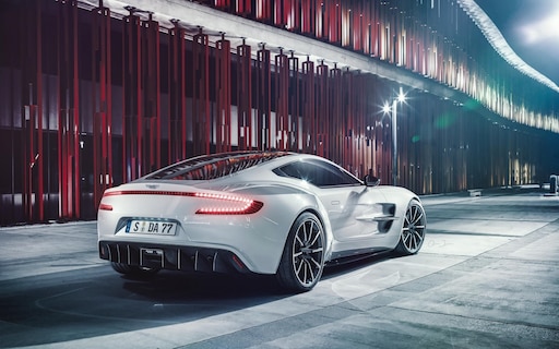 Luxury sport. Aston Martin one-77 белый.