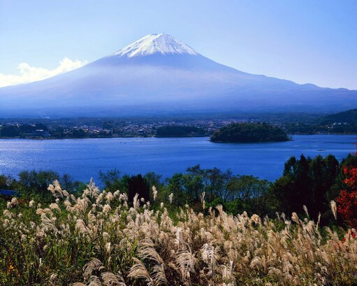 Японский вулкан Фудзияма