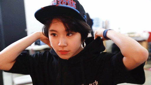 My 2nd Bias, chaeng chaeng chaeng~ it was my first time creating .gif and i...