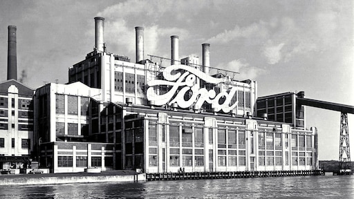 Канал 20 век. Завод Форд в Детройте.