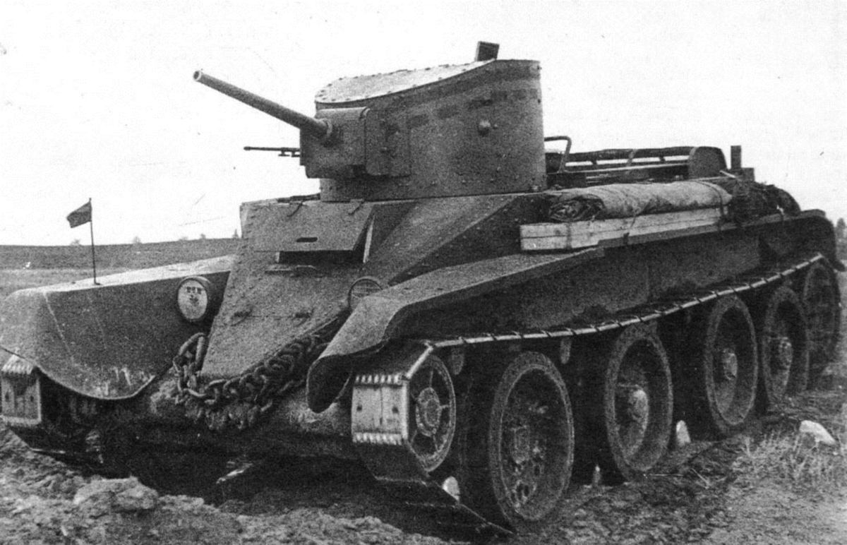 Легкие танки бт. Лёгкий колёсно-гусеничный танк БТ-2. Танк СССР БТ 2. СССР легкий танк БТ-2. БТ-1 танк.