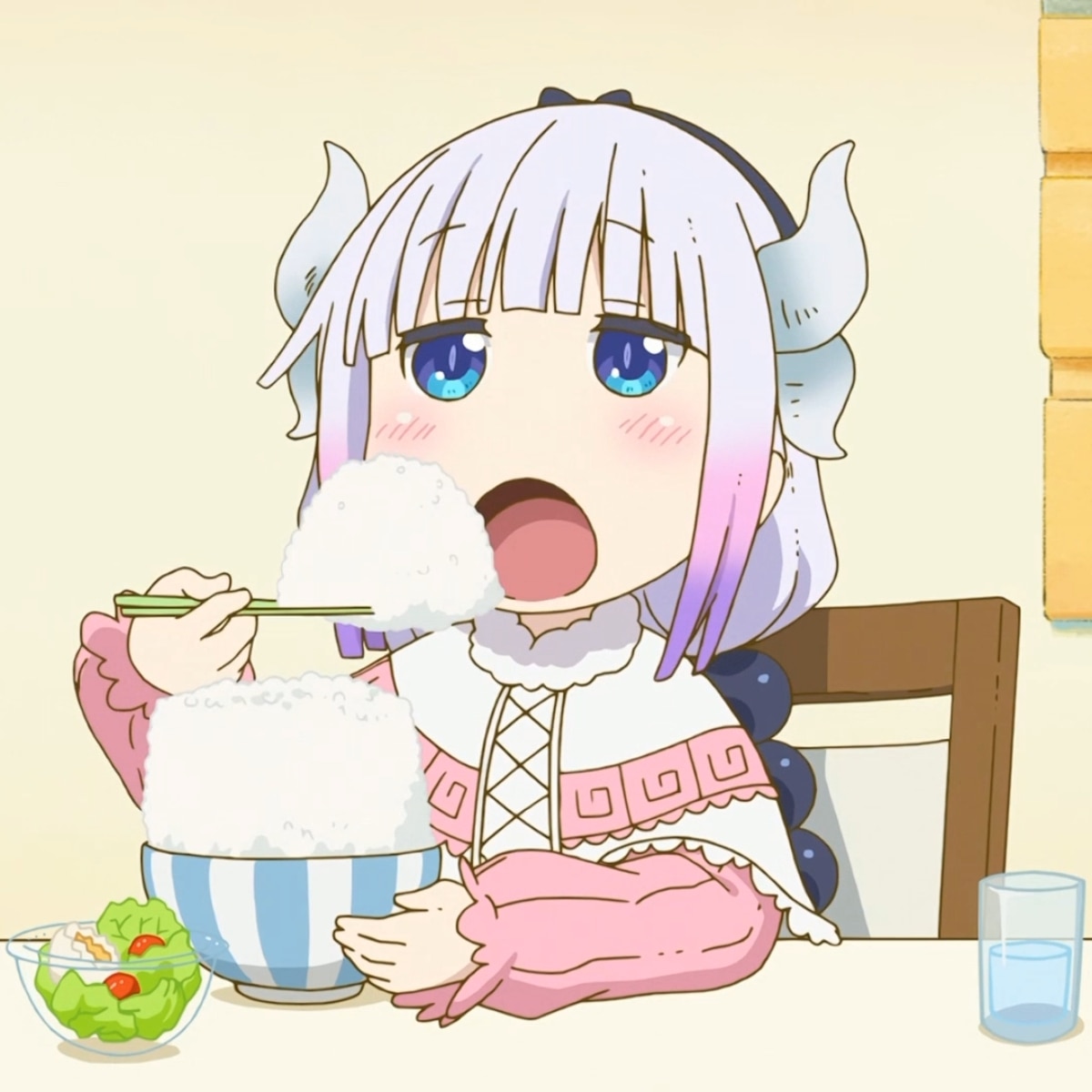 Kanna Eating