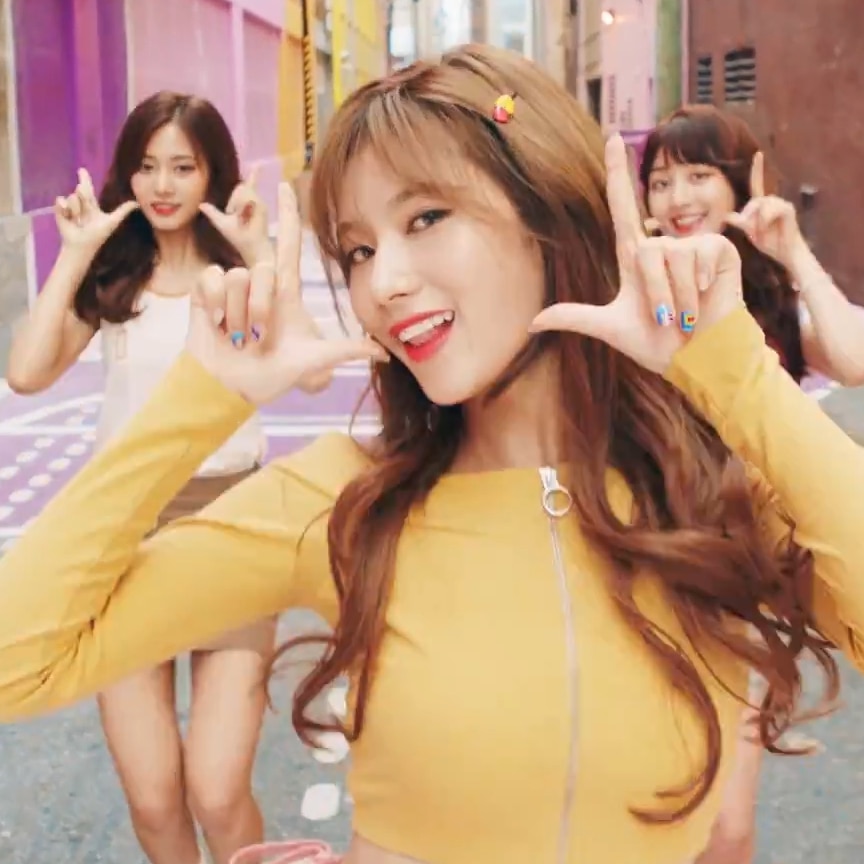 TWICE LIKEY 1080p