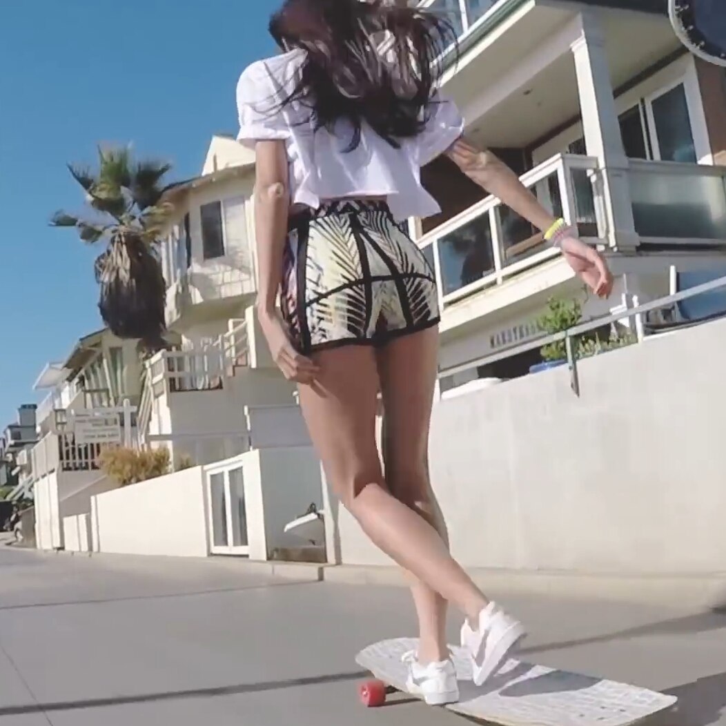 Los Angeles with umbrella. Hyojoo Ko 1080p