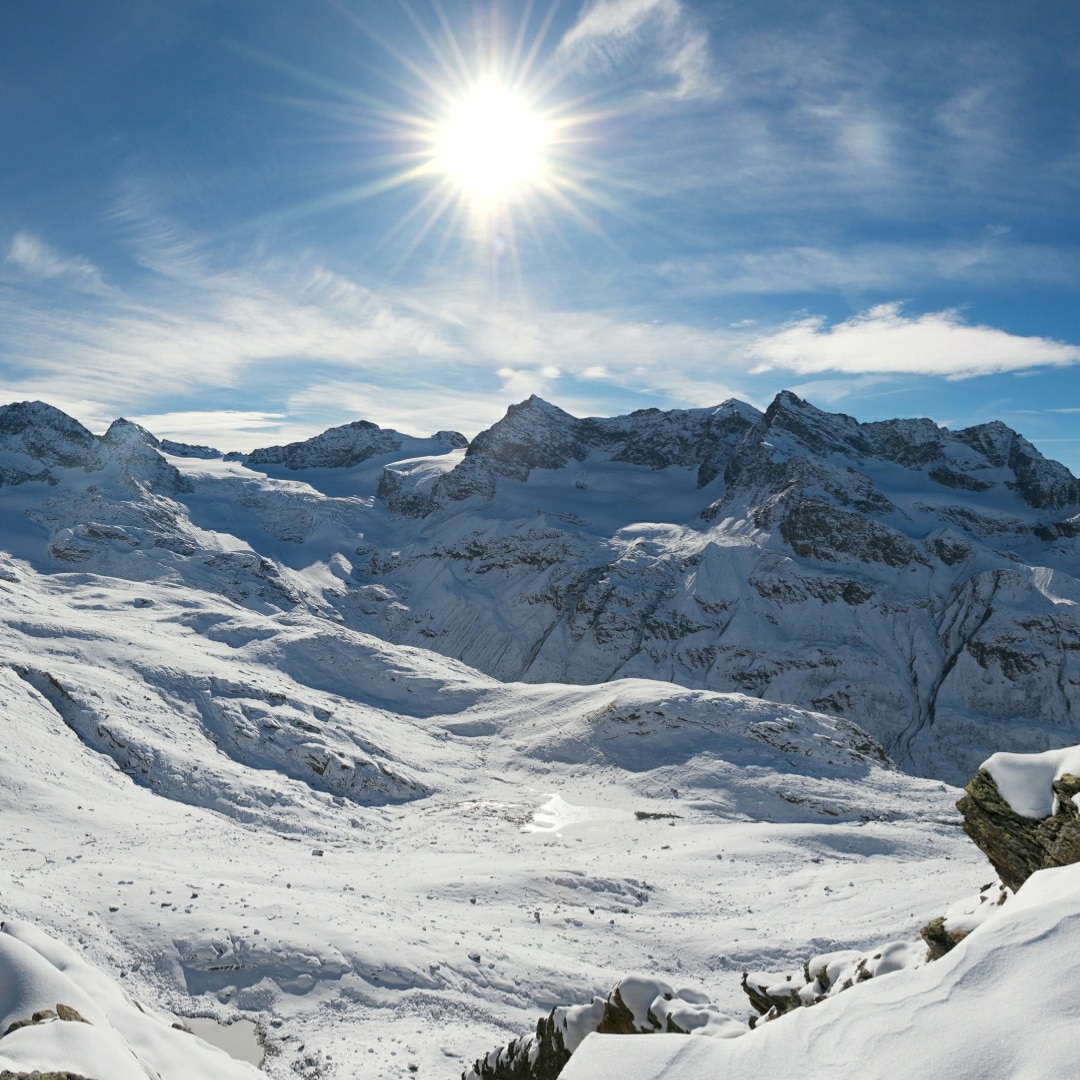 Snowy Mountains (Dual Monitor)